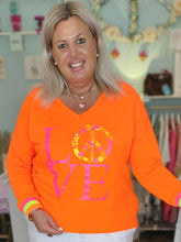 Lade das Bild in den Galerie-Viewer, MISS GOODLIFE V-NECK LOVE PEACE ORANGE