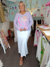 Lade das Bild in den Galerie-Viewer, MISS GOODLIFE V-NECK LOVE PEACE FLIEDER NEON PINK