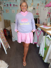 Lade das Bild in den Galerie-Viewer, MISS GOODLIFE V-NECK NAMASTÉ FLIEDER NEON-PINK NEON-GELB