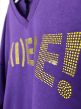Lade das Bild in den Galerie-Viewer, MISS GOODLIFE V-NECK L(I)EBE STRASS LILAC/NEONYELLOW