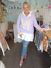 Lade das Bild in den Galerie-Viewer, MISS GOODLIFE V-NECK LOVE PEACE FLIEDER NEON GELB