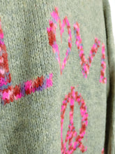 Lade das Bild in den Galerie-Viewer, STRICK JACKE ZWILLINGSHERZ "LOVE & PEACE" KHAKI