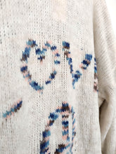 Lade das Bild in den Galerie-Viewer, STRICK JACKE ZWILLINGSHERZ "LOVE & PEACE" BEIGE CREME