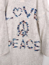 Lade das Bild in den Galerie-Viewer, STRICK JACKE ZWILLINGSHERZ "LOVE & PEACE" BEIGE CREME