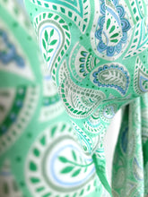 Lade das Bild in den Galerie-Viewer, SCHAL TUCH DREIECK 100% ORGANIC BAMBOO "NOEL" GRÜN