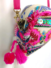 Lade das Bild in den Galerie-Viewer, ETHNO CROSSBODY TASCHE SHARY
