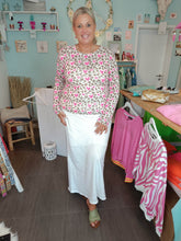 Lade das Bild in den Galerie-Viewer, PULLOVER ZWILLINGSHERZ WOLLE "WILD LOVE HEARTS" ONE SIZE
