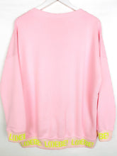 Lade das Bild in den Galerie-Viewer, MISS GOODLIFE SWEATER V-NECK L(I)EBE STRASS ROSE-NEONYELLOW