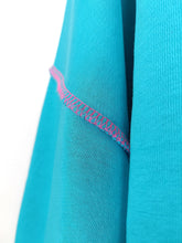 Lade das Bild in den Galerie-Viewer, MISS GOODLIFE SWEATER ROUNDNECK GOOD KARMA GOOD LUCK TURQUOISE
