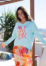 Lade das Bild in den Galerie-Viewer, MISS GOODLIFE V-NECK AMOUR PEACE LIGHTBLUE NEONPINK