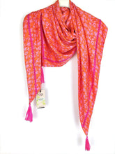 Lade das Bild in den Galerie-Viewer, SCHAL TUCH DREIECK ORGANIC BAMBOO FLORAL ORANGE PINK - hippie style and more