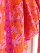 Lade das Bild in den Galerie-Viewer, SCHAL TUCH DREIECK ORGANIC BAMBOO FLORAL ORANGE PINK - hippie style and more