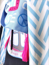 Lade das Bild in den Galerie-Viewer, SCHAL TUCH DREIECK ORGANIC BAMBOO PEACE - hippie style and more