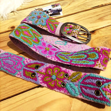 Lade das Bild in den Galerie-Viewer, ETHNO GÜRTEL PERU FLORCITA TREAT-Smitten-bestickt,Ethno,fair trade,fairtrade,multicolor,nachhaltig,Peru,pink,rosa,rosé,Smitten,türkis,violett