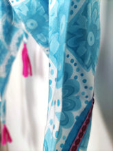 Lade das Bild in den Galerie-Viewer, SCHAL TUCH DREIECK ORGANIC BAMBOO TROPIC THUNDER HELLBLAU