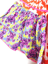 Lade das Bild in den Galerie-Viewer, FLORAL IKAT SHORT PLACE DU SOLEIL