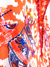 Lade das Bild in den Galerie-Viewer, FLORAL IKAT SHORT PLACE DU SOLEIL