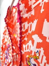 Lade das Bild in den Galerie-Viewer, FLORAL IKAT SHORT PLACE DU SOLEIL