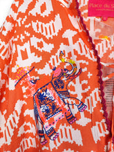 Lade das Bild in den Galerie-Viewer, FLORAL IKAT SHORT PLACE DU SOLEIL