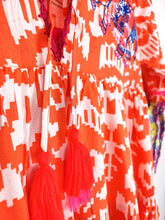 Lade das Bild in den Galerie-Viewer, FLORAL IKAT SHORT PLACE DU SOLEIL