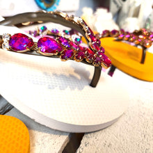 Lade das Bild in den Galerie-Viewer, CHANCLAS ADELA DIAMOND PINK GLAMOUROUS LINE SIMONE HERRERA