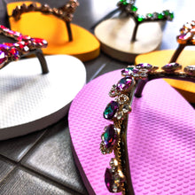 Lade das Bild in den Galerie-Viewer, CHANCLAS VALENTINA EXCLUSIVE GREEN LAVENDER SIMONE HERRERA