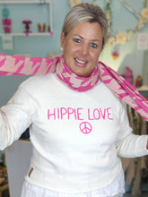 Lade das Bild in den Galerie-Viewer, PULLOVER STARS OF IBIZA "HIPPIE LOVE" CREME PINK ONE SIZE