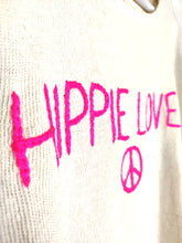 Lade das Bild in den Galerie-Viewer, PULLOVER STARS OF IBIZA "HIPPIE LOVE" CREME PINK ONE SIZE