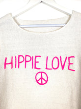 Lade das Bild in den Galerie-Viewer, PULLOVER STARS OF IBIZA "HIPPIE LOVE" CREME PINK ONE SIZE