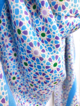 Lade das Bild in den Galerie-Viewer, SCHAL TUCH DREIECK 100% ORGANIC BAMBOO "RIANE" BLAU