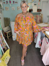 Lade das Bild in den Galerie-Viewer, DRESS HIPPIE DREAM FLOWER POWER FUCHSIA/ORANGE HOT LAVA