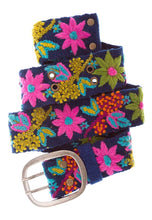 Lade das Bild in den Galerie-Viewer, ETHNO GÜRTEL PERU NIA-Smitten-bestickt,blau,Blumen,Ethno,fair trade,fairtrade,multicolor,nachhaltig,Peru,Smitten