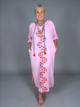 Lade das Bild in den Galerie-Viewer, S26 430 LONG DRESS PLACE DU SOLEIL ROSA FLOWER EMBR
