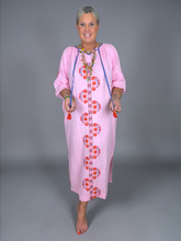 Lade das Bild in den Galerie-Viewer, S26 430 LONG DRESS PLACE DU SOLEIL ROSA FLOWER EMBR
