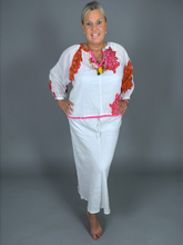 Lade das Bild in den Galerie-Viewer, S26 425 BLOUSE PLACE DU SOLEIL WHITE BIG FLOWER LONG SLEEVES
