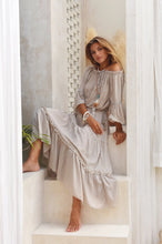 Lade das Bild in den Galerie-Viewer, DRESS HIPPIE DREAM LONG PEBBLE
