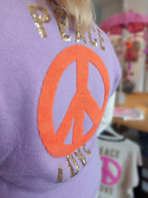 Lade das Bild in den Galerie-Viewer, PULLOVER WOLLMIX LOVE &amp; PEACE COLLEGE STYLE LILA ONE SIZE
