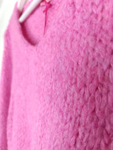 Lade das Bild in den Galerie-Viewer, STRICK PULLI PINK ONE SIZE
