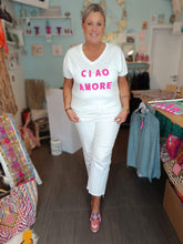 Lade das Bild in den Galerie-Viewer, T-SHIRT &quot;CIAO AMORE&quot; WEISS PINK ONE SIZE
