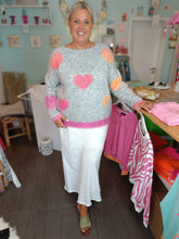 Lade das Bild in den Galerie-Viewer, MISS GOODLIFE PULLOVER &quot;HEARTS ALLOVER&quot; GREY
