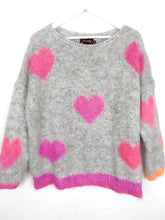 Lade das Bild in den Galerie-Viewer, MISS GOODLIFE PULLOVER &quot;HEARTS ALLOVER&quot; GREY
