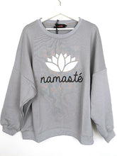 Lade das Bild in den Galerie-Viewer, MISS GOODLIFE SWEATER ROUNDNECK DOUBLE NAMASTÉ GREY
