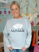 Lade das Bild in den Galerie-Viewer, MISS GOODLIFE SWEATER ROUNDNECK DOUBLE NAMASTÉ GREY
