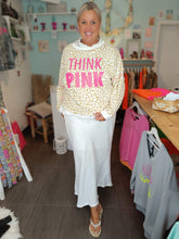 Lade das Bild in den Galerie-Viewer, MISS GOODLIFE SWEATER ROUNDNECK THINK PINK LEO SAND
