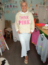 Lade das Bild in den Galerie-Viewer, MISS GOODLIFE SWEATER ROUNDNECK THINK PINK LEO SAND
