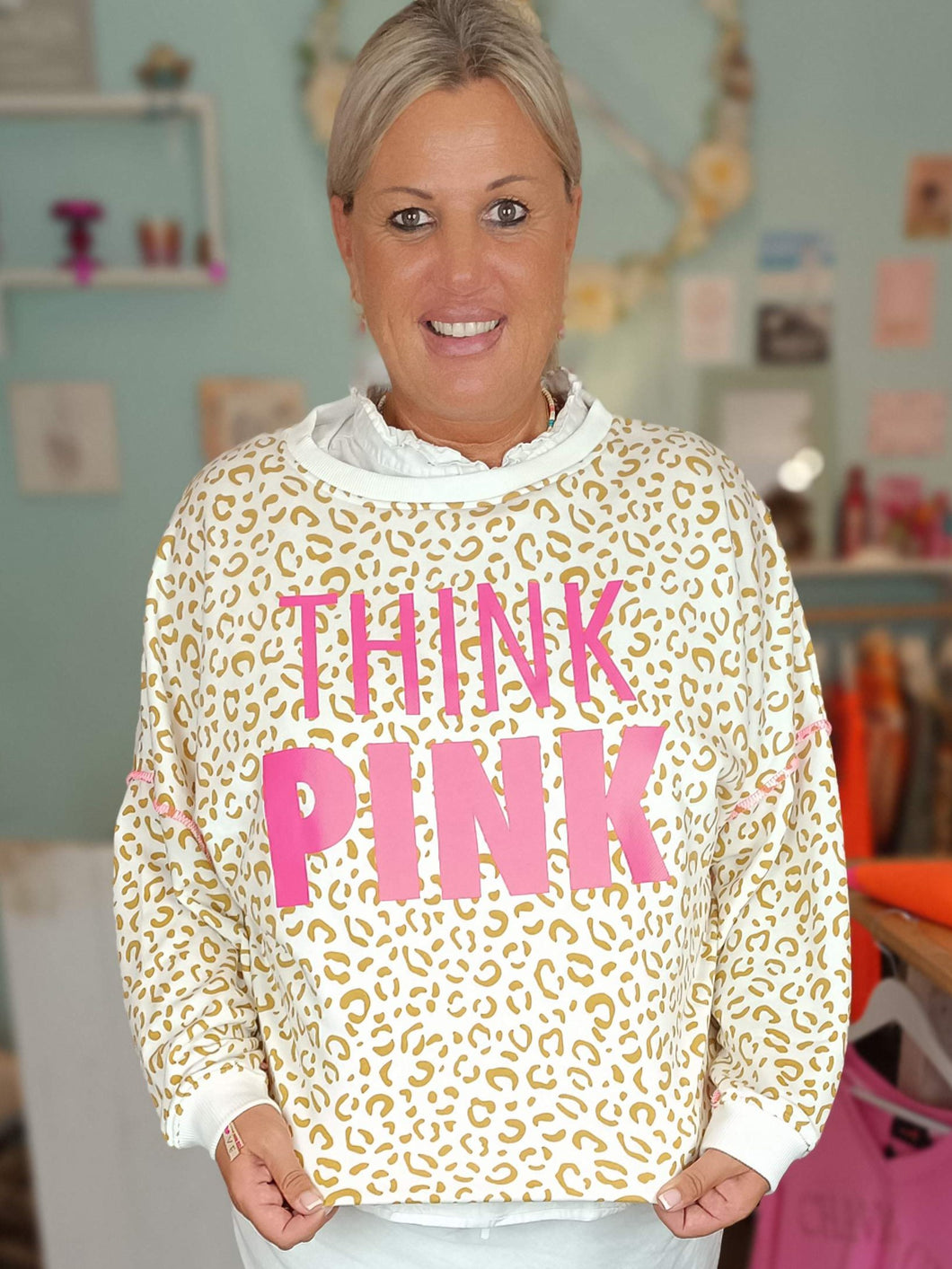 MISS GOODLIFE SWEATER ROUNDNECK THINK PINK LEO SAND