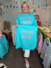 Lade das Bild in den Galerie-Viewer, MISS GOODLIFE SWEATER ROUNDNECK GOOD KARMA GOOD LUCK TURQUOISE
