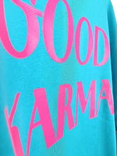 Lade das Bild in den Galerie-Viewer, MISS GOODLIFE SWEATER ROUNDNECK GOOD KARMA GOOD LUCK TURQUOISE
