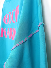 Lade das Bild in den Galerie-Viewer, MISS GOODLIFE SWEATER ROUNDNECK GOOD KARMA GOOD LUCK TURQUOISE
