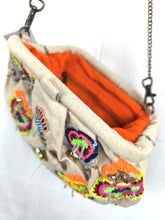 Lade das Bild in den Galerie-Viewer, CLUTCH LOLA SOUL KATHRINE SPRING SUMMER 2026
